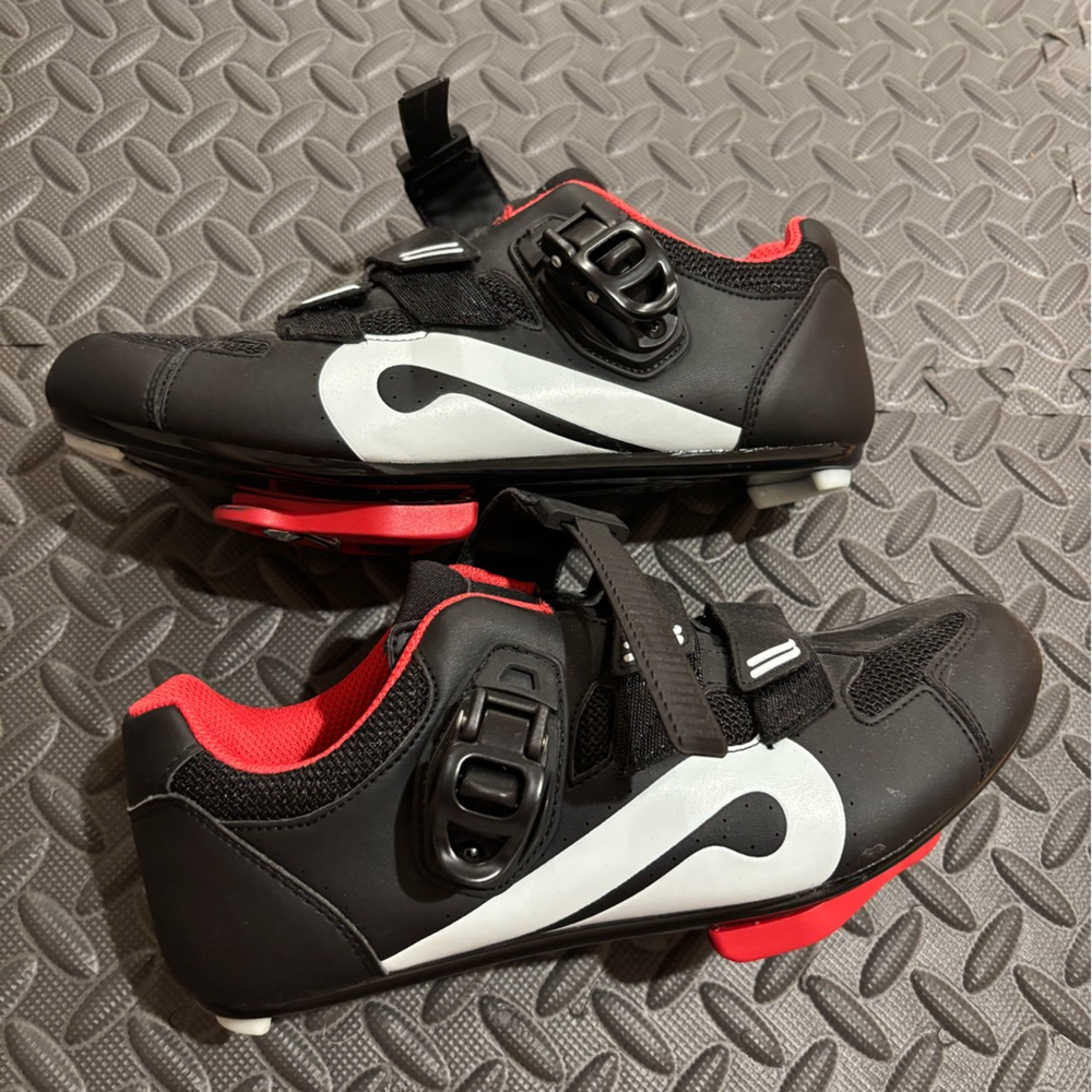 Peloton cycling shoes